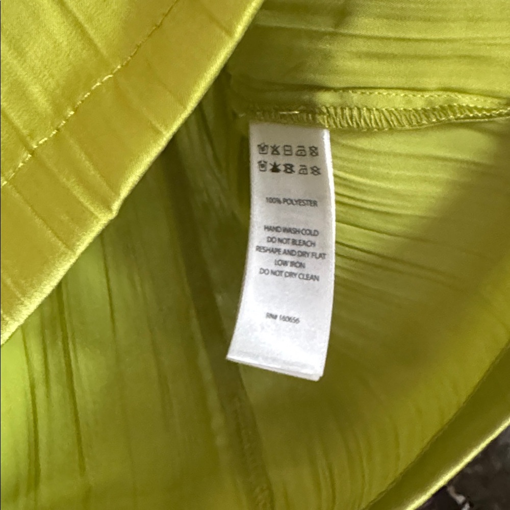 NWT Rachel Zoe Pleated Satin Pullover Blouse ✨ Utility Pocket Luxe Top - Picture 4 of 7